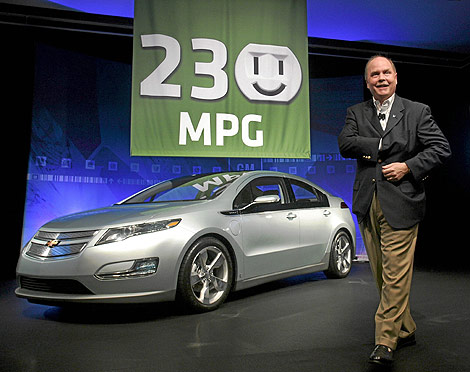 Fritz Henderson, presidente de General Motors, durante la presentacin del hbrido Chevrolet Volt.