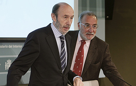 Navrarro, con Rubalcaba en la presentación del balance de siniestralidad de 2010