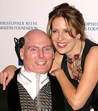 Christopher Reeve y su esposa Dana en noviembre de 2003. (Foto: Reuters)