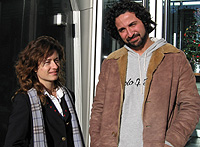 Beln y Mehmet, en la puerta de su trabajo en Plaza de Espaa