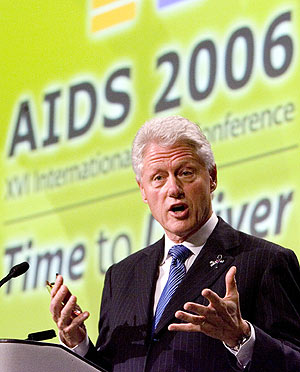 Bill Clinton durante su conferencia en el Congreso. (Foto: AP)