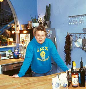 El chef Jamie Oliver en su cocina