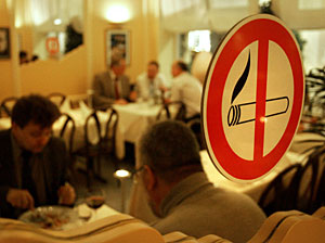 Un restaurante en Hanover, Alemania. (Foto: AFP | Nigel Treblin)