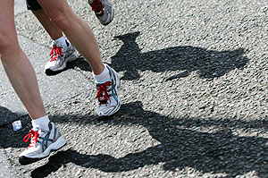 Un mnimo de 120 minutos de ejercicio a la semana contribuyen a incrementar el HDL (Foto: AP).