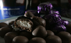 Bombones de chocolate negro. (Foto: AP)