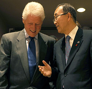 Bill Clinton y Ban Ki Moon durante la reunin de la ONU (AFP)