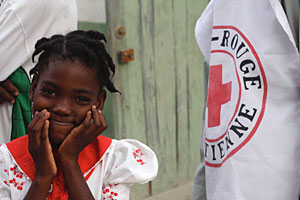 Una nia haitiana en un refugio eclesistico despus de la ola de ciclones que azot el pas. (Foto: HO | Re