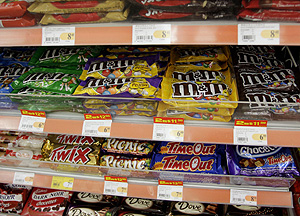Varias marcas de chocolate en una tienda de Hong Kong (Foto: AP | Kin Cheung)