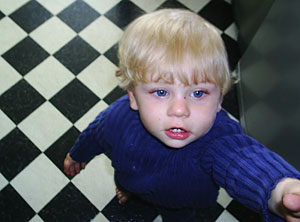 Imagen de <a href=https://www.elmundo.es/elmundo/2008/11/15/internacional/1226769520.html target=_blank>'Baby P.'</a>, que muri como consecuencia de constantes abusos fsicos. (Foto: AFP)