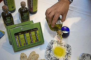 Una muestra de aceite de oliva virgen extra. (Foto: Carlos García Pozo)