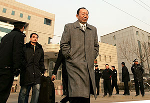 El abogado chino Zhang Qinglong, representante de Zhang Yujun, uno de los acusados. (Foto: AFP)