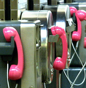 Cabinas de telfono en Frankfurt, Alemania. (Foto: AP)