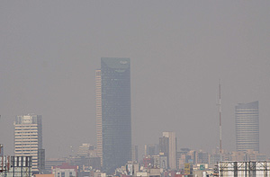 Contaminacin sobre el cielo de Ciudad de Mxico (Foto: EFE | Alex Cruz)