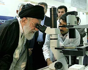 El ayatol Khamenehi visita el I.Royan