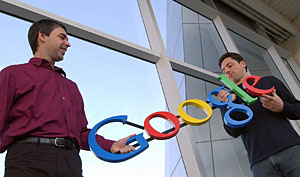 Brin sostiene la letra 'e' de Google. (Foto: Ben Margot | AP)