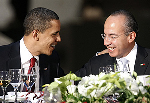 Obama cena con el presidente de Mxico, Felipe Caldern, el pasado 16 de abril. | REUTERS