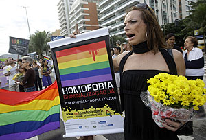 Un transexual se manifiesta en contra de la homofobia. (Foto: Reuters)