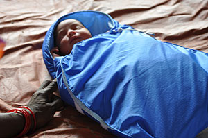 Un beb en la incubadora 'Embrace'. (Foto: Embrace Global)