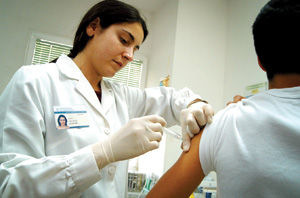 Campaña de vacunación contra la gripe estacional. (Foto: Roberto Pérez)