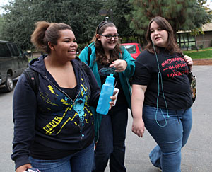 Tres adolescentes obesas acuden a clase en California. (Foto: Justin Sullivan | Getty Images | AFP)