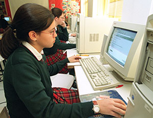 Programa Web-Tutor en el colegio Aldeafuente, Madrid. (Foto: Diego Sinova)