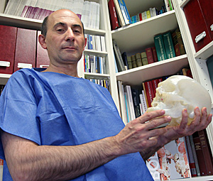 El doctor Lantieri en una imagen de archivo (Foto: AFP | Patrick Kovarik)