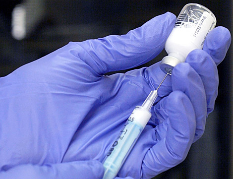 Preparación de una vacuna para la gripe. | Pedro Valeros