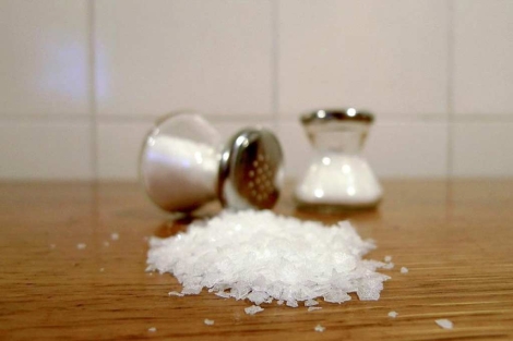 La cantidad recomendada de sal es de 3,6 gramos diarios. | El Mundo
