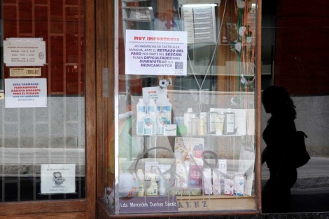 Una farmacia de Guadalajara informa del conflicto.| D. Sinova