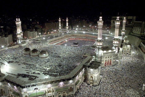 Miles de peregrinos rezando en La Meca. | El Mundo