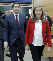 La ministra de Sanidad, Ana Mato, junto al consejero de Castilla-La Mancha, Jos Ignacio Echniz. | Efe