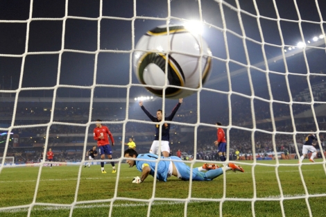 Gol a la selección chilena durante el Mundial 2010. | Dylan Martínez