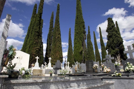 Imagen del cementerio de Cacabelos, en Len. | Ana F. Barredo