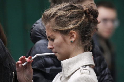 El tabaquismo est aumentando la incidencia de cncer de pulmn entre las mujeres. | Reuters