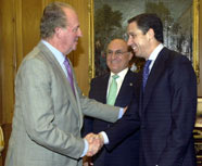 Imagen del Rey Juan Carlos y Eduardo Zaplana