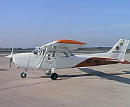 fotografía de un avión monomotor