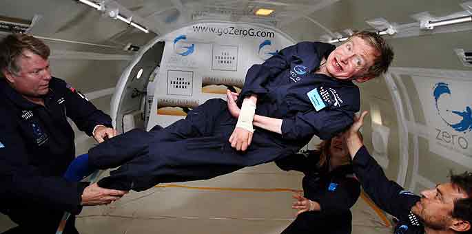 El cientfico Stephen Hawking durante su vuelo parablico