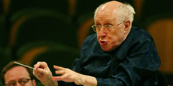 Rostropovich comenzó su carrera como director de orquesta en 1961.