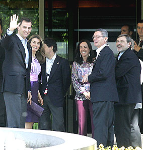 Los Prncipes, Ignacio Gonzlez, M.Coghen, Gallardn y Lissavetzky, antes de la recepcin. (Foto: Diego Sinova)