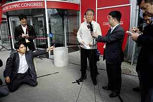 Shintaro Ishihara, mximo representante de Tokio 2016, a su llegada a Copenhague. (AFP)