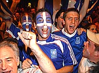 Griegos celebrando la victoria./EFE