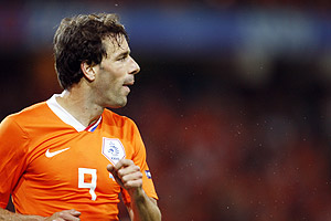 Van Nistelrooy durante el partido contra Francia. (Foto: AFP)