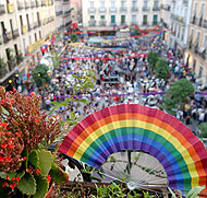 Vista de la Plaza de Chueca en una edicin anterior de la fiesta del Orgullo Gay (Foto: Ricardo Cases).