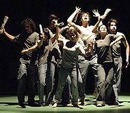 Imagen de 'La Pecera', representada por actores de la RESAD.