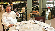 Nueva asesora. El chef Ange Garca se ha ocupado de darle la vuelta al restaurante de la tienda de vinos 'Lavinia'.