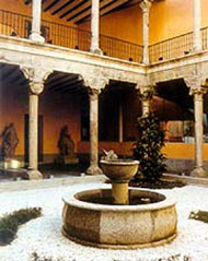 Patio Renacentista del Museo de los Orgenes.