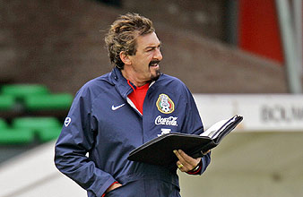 El entrenador de la seleccin mexicana Ricardo Lavolpe. (Foto: REUTERS)