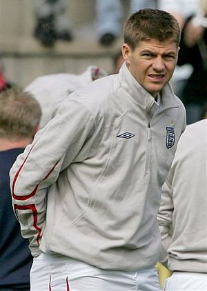 Gerrard, durante un entrenamiento de la seleccin inglesa. (Foto: AP)