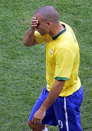 Ronaldo se lamenta durante el partido. (Foto: EFE)
