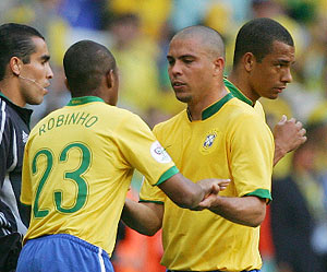Robinho sustituye a Ronaldo en el partido de ayer. (REUTERS)